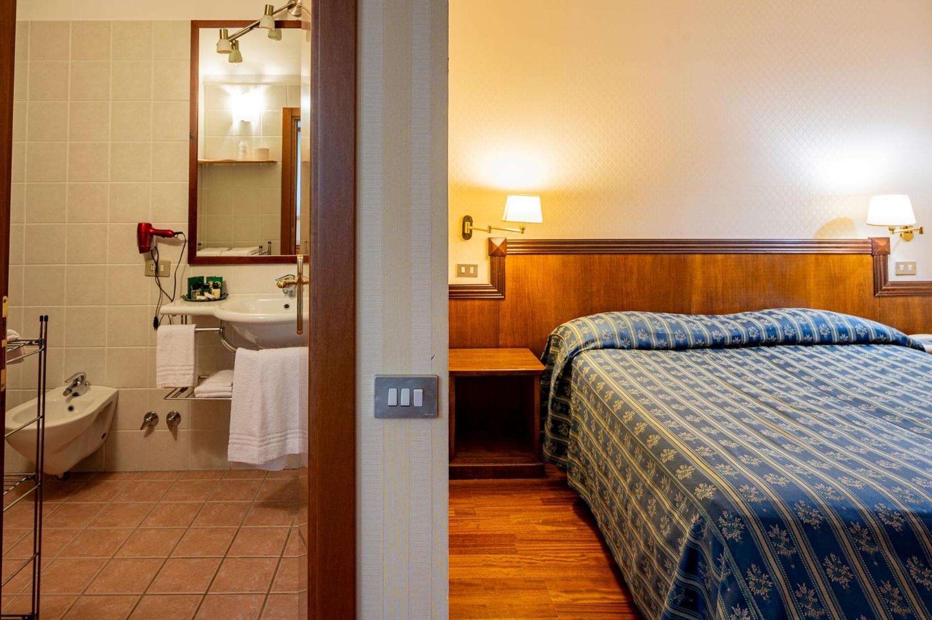 Hotel Corona & Spa بيسكاسيرولي المظهر الخارجي الصورة