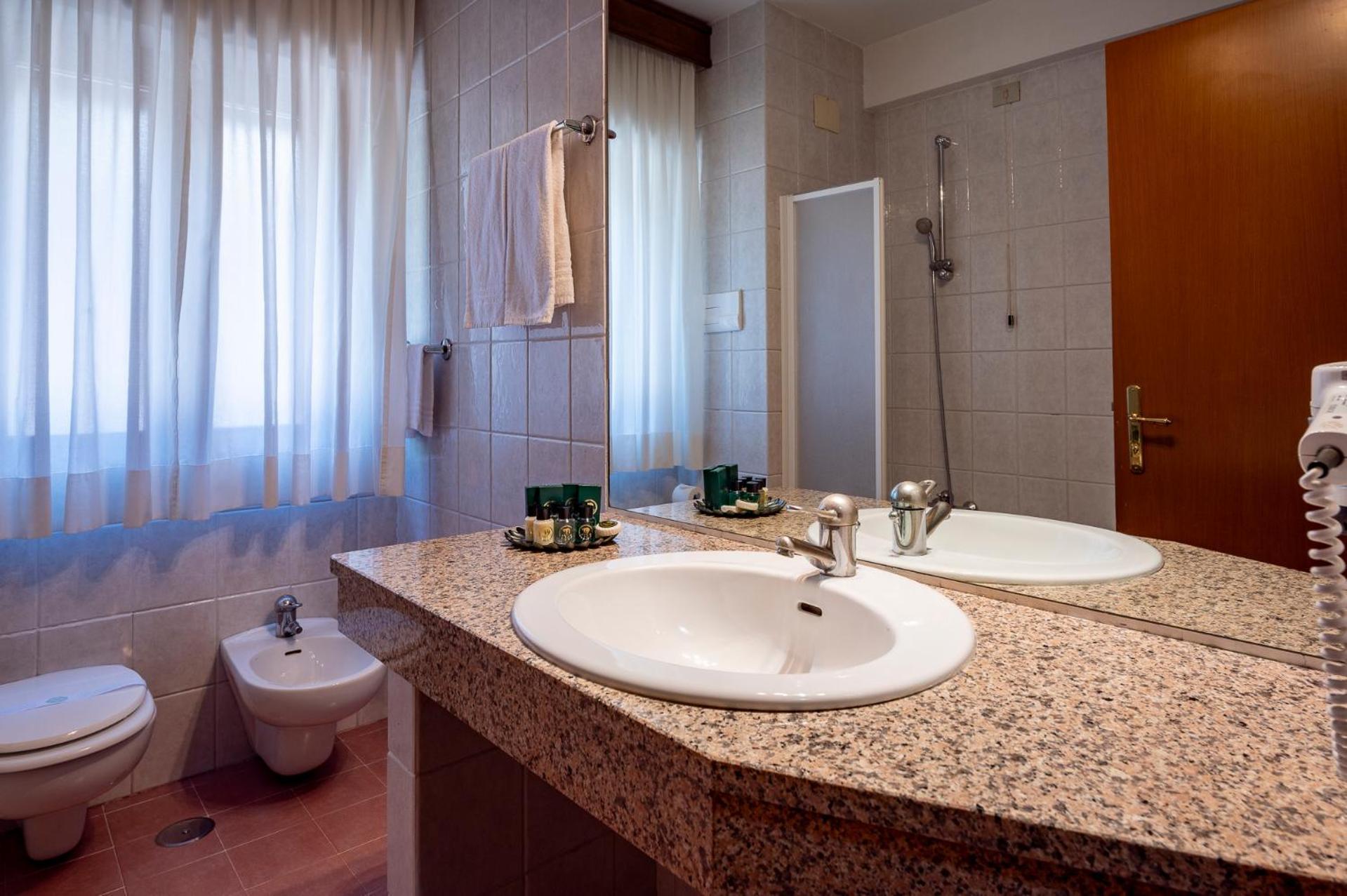 Hotel Corona & Spa بيسكاسيرولي المظهر الخارجي الصورة